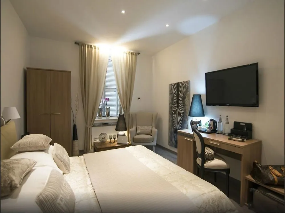 Relais Colonna Guest House Rome 2*,